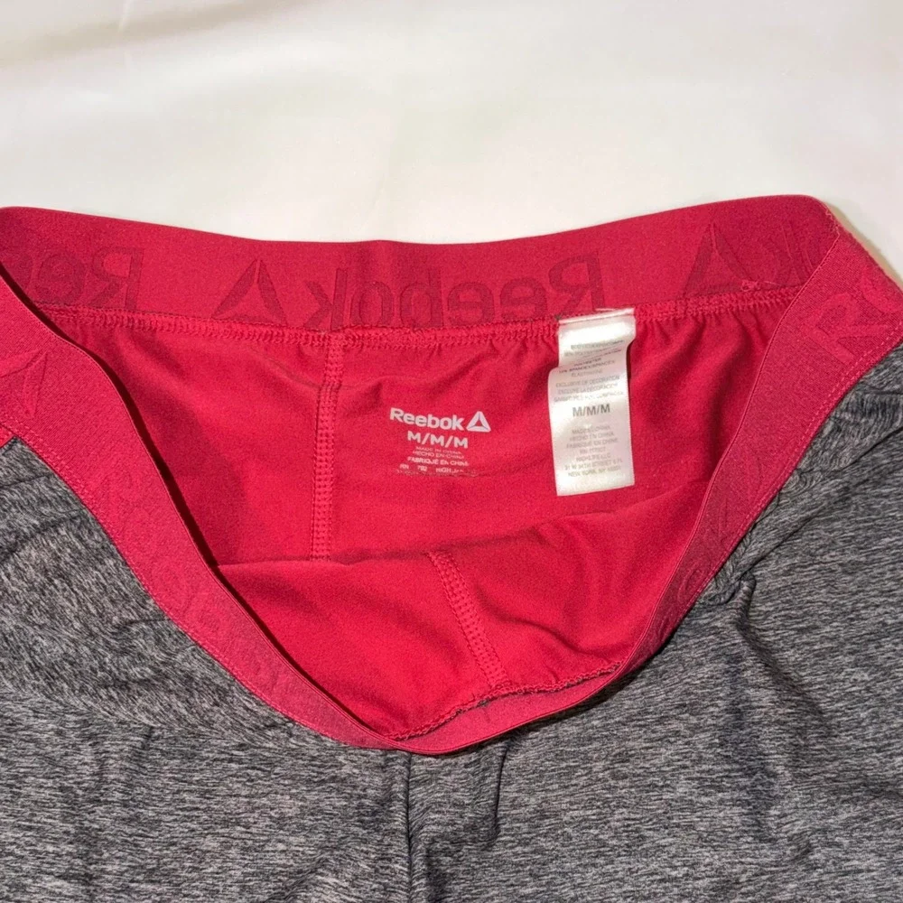 Reebok Running Shorts Womens Medium Gray Hot Pink 2-in-1 Athletic Dolphin Shorts